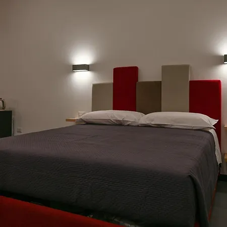 1811 Palace Hotel Naples