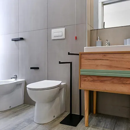 1811 Palace Nápoles