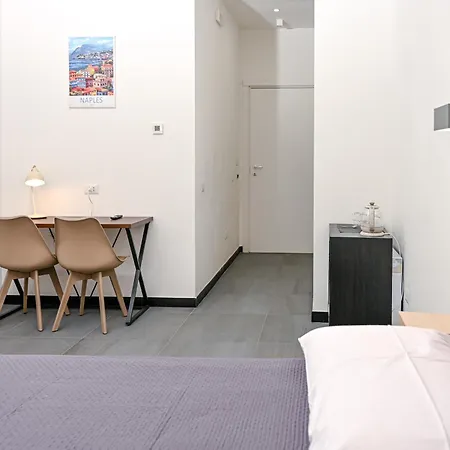 1811 Palace * Nápoles