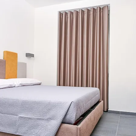 1811 Palace Szálloda Nápoly