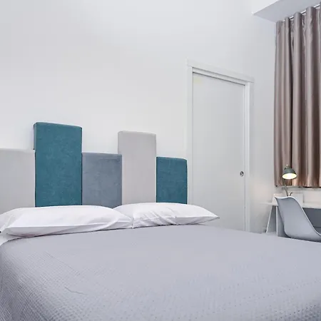 1811 Palace Hotel Neapol